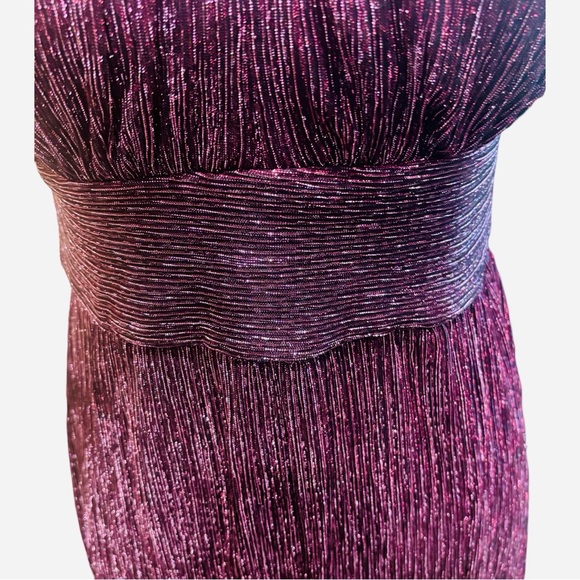 NWT- R&M Richards Maroon Full Length Evening Gown with Slit - Size 6 - Picture 4 of 16